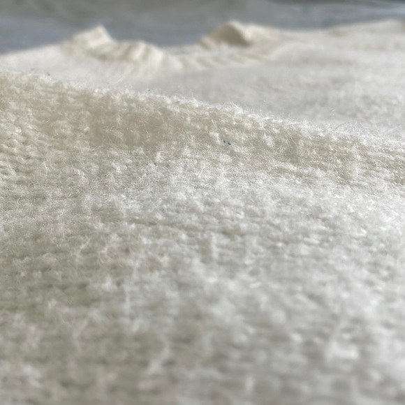 Old navy white sweater - Picture 4 of 6